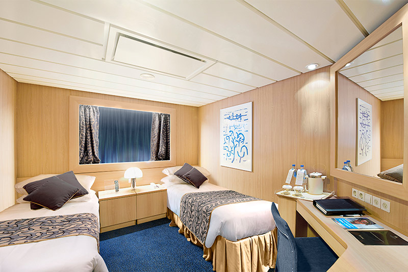 cabin img