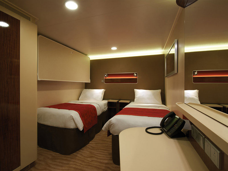 cabin img