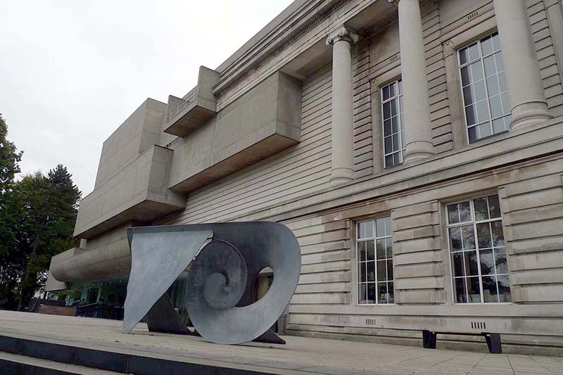 The ulster museum is situated in dublin