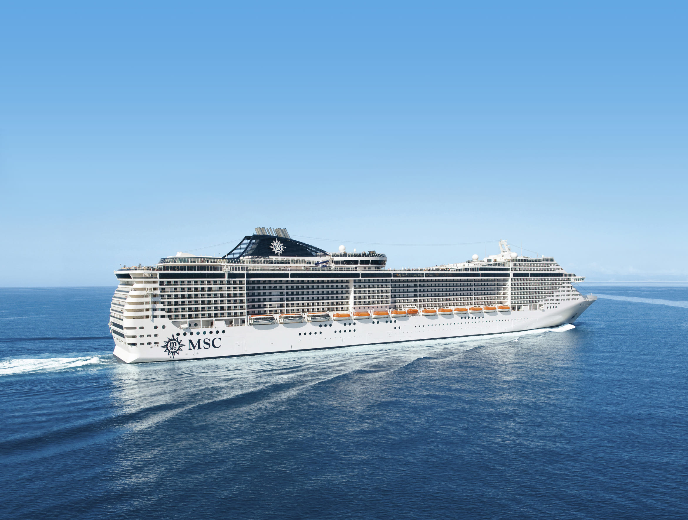 Круиз по средиземному морю 2023. MSC Fantasia круизный. Лайнер MSC Fantasia. MSC magnifica круизный лайнер. Коста лайнер Дивина.