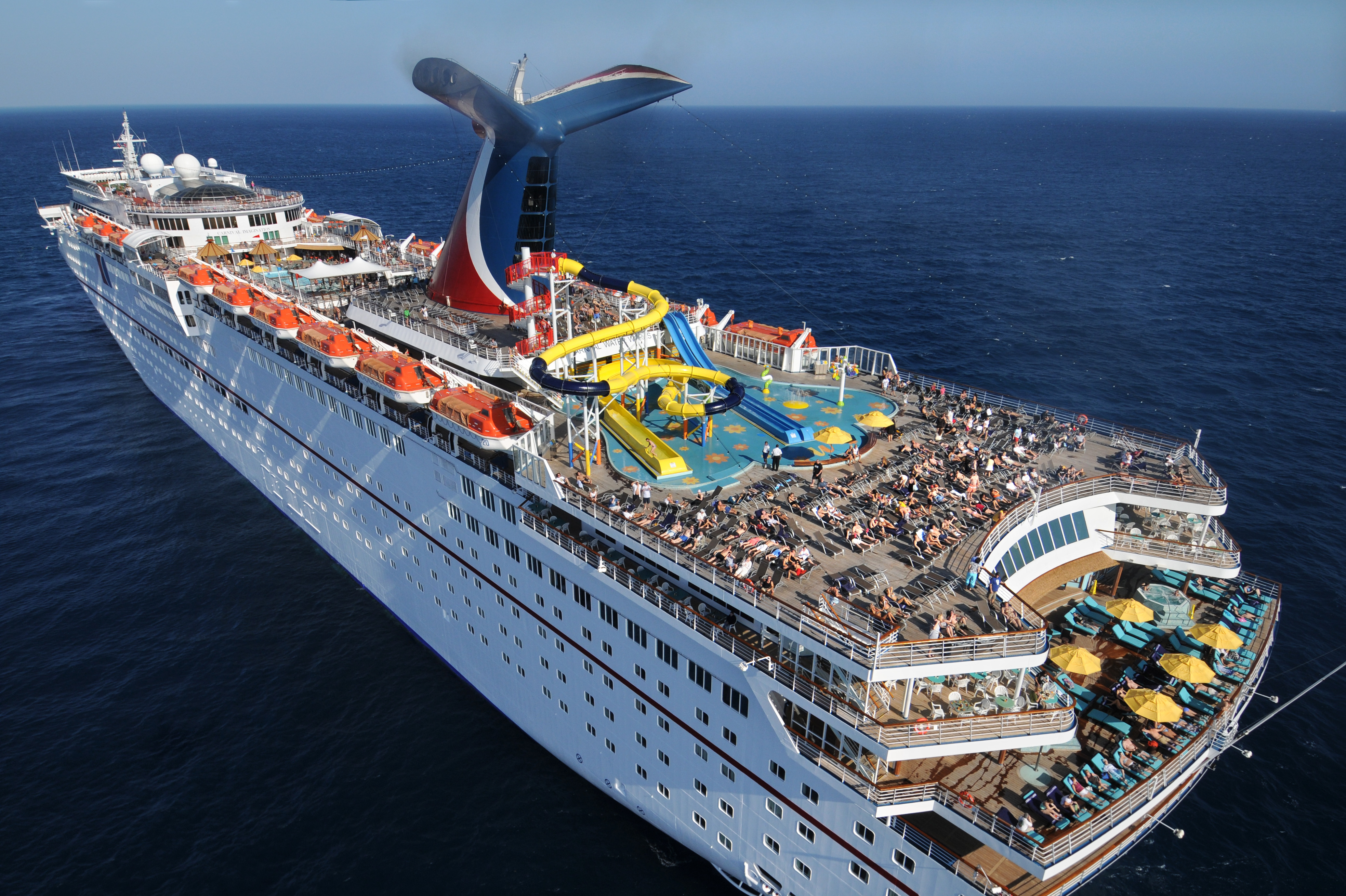 A cruise ship Carnival Horizon 5*